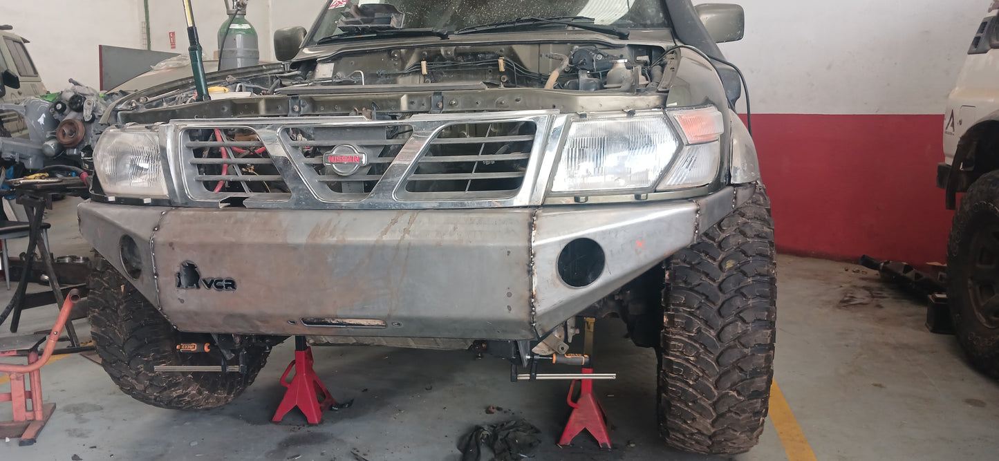 Paragolpes nissan patrol gr y61 delantero